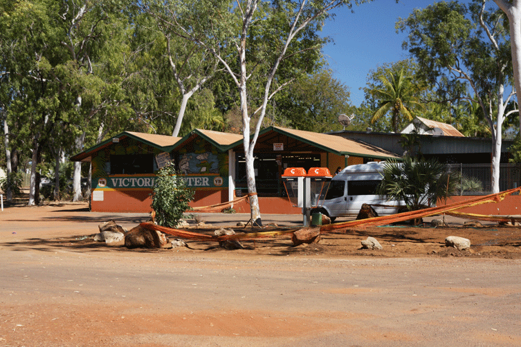 Mataranka Thermal Springs- shops